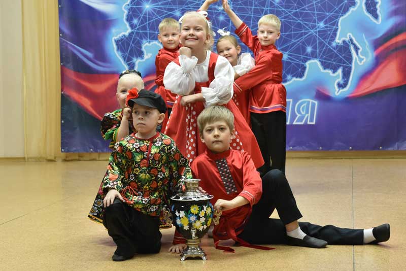 Смотр – конкурс  художественного творчества  среди работников дошкольных учреждений   организовали в Новотроицке      