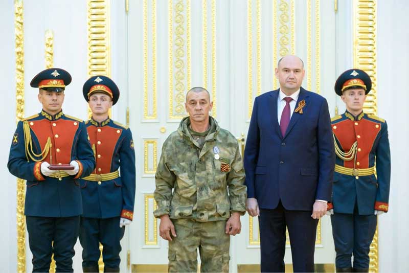 Врио губернатора Евгений Солнцев вручил оренбуржцам государственные награды