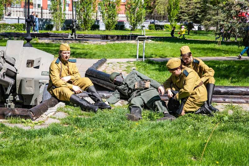 Оренбуржцам представили масштабную арт-реконструкцию победной весны 1945 года