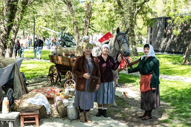 Оренбуржцам представили масштабную арт-реконструкцию победной весны 1945 года