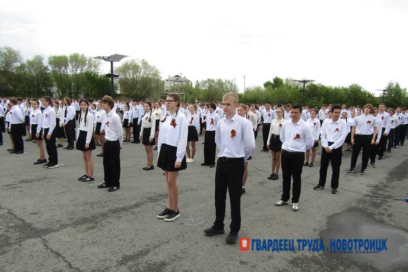 Новотройчане закружили в «Вальсе Победы»