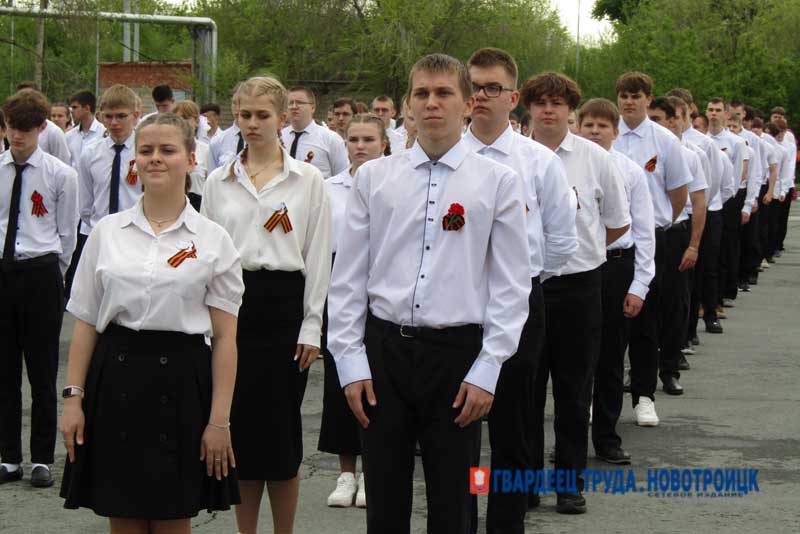 Новотройчане закружили в «Вальсе Победы»