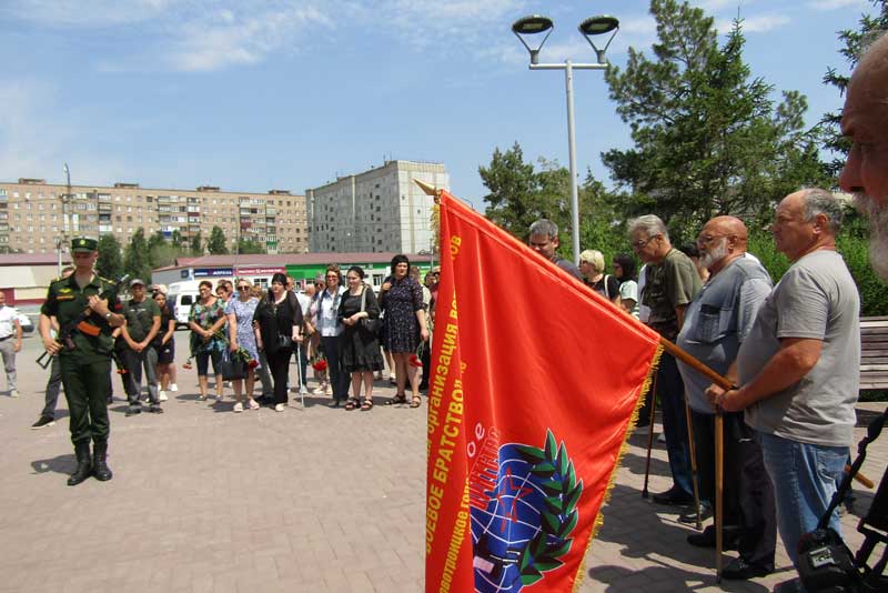 Город простился с участником СВО Евгением Фроловым