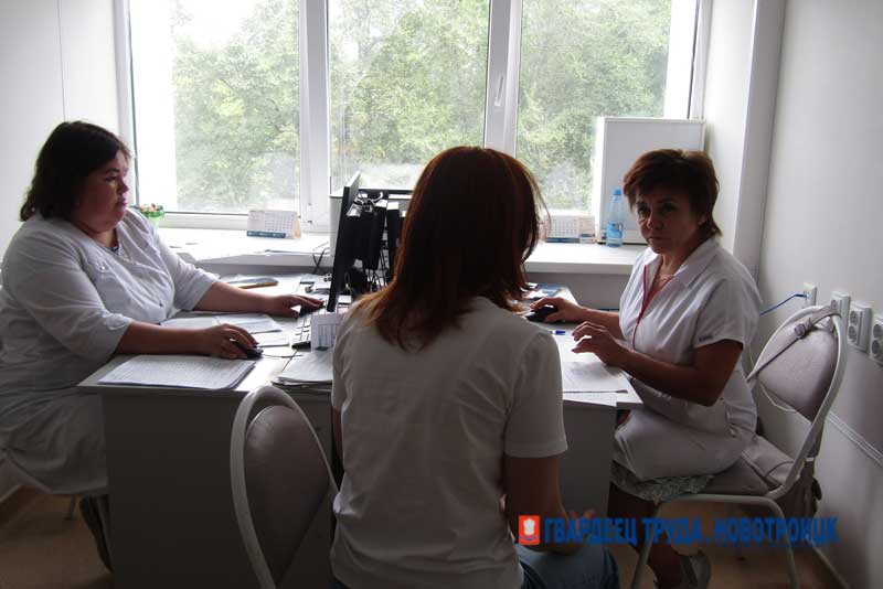 Почти семьсот новотройчан побывали на приеме у  специалистов областного  «Поезда здоровья»