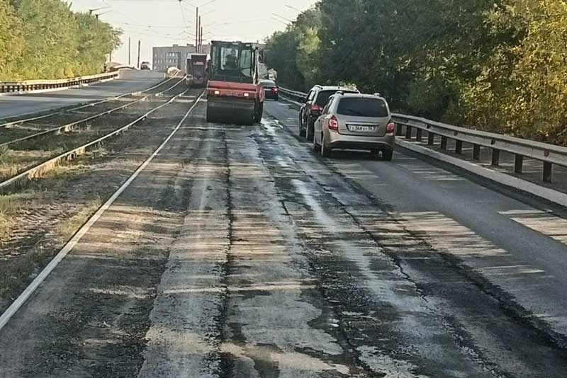 Дорожное покрытие на улице Мира в Новотроицке восстановили в рамках гарантийных обязательств