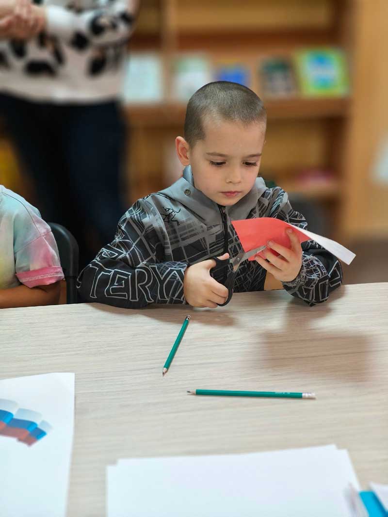 В библиотеке семейного чтения Новотроицка появилось «Дерево дружбы»