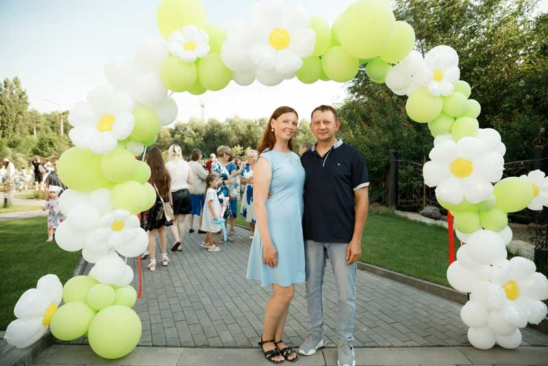 В Новотроицке на территории Благовещенского  храма открыли сквер «Семейный»