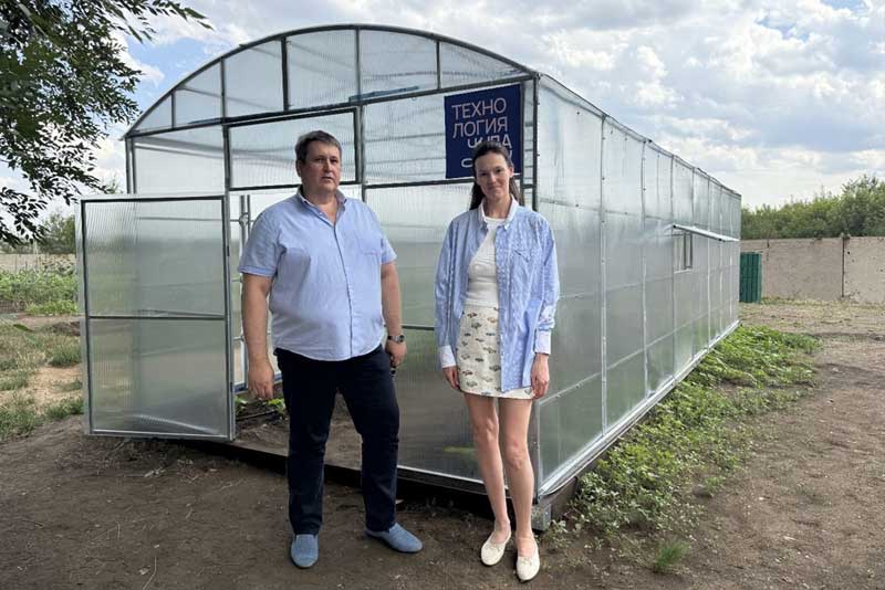 В Новотроицком психоневрологическом интернате появились две теплицы для выращивания овощей