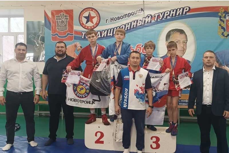 В Новотроицке юбилейный турнир по самбо посвятили памяти основателя клуба «Самбо – 78» Василия Милкина