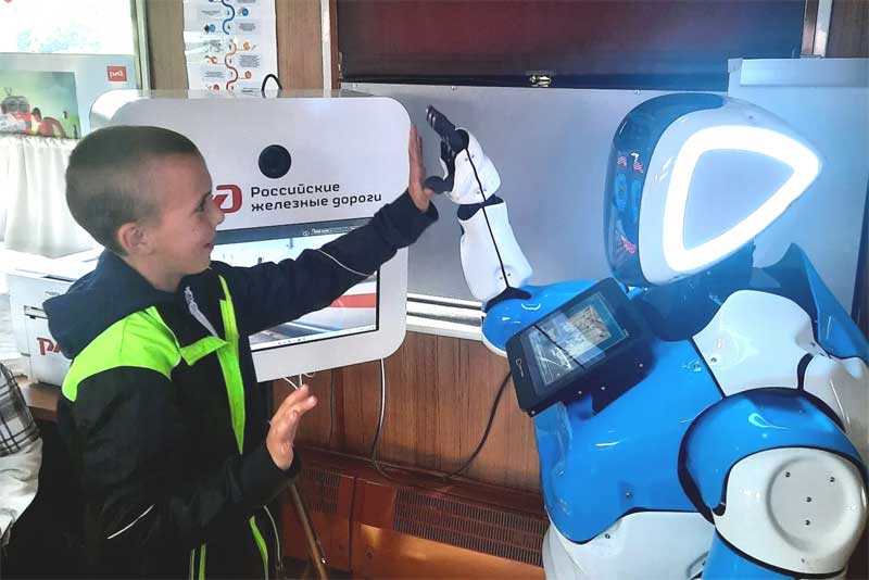 В Оренбуржье, на станции Кувандык, 66 школьников посетили «Поезд знаний» 