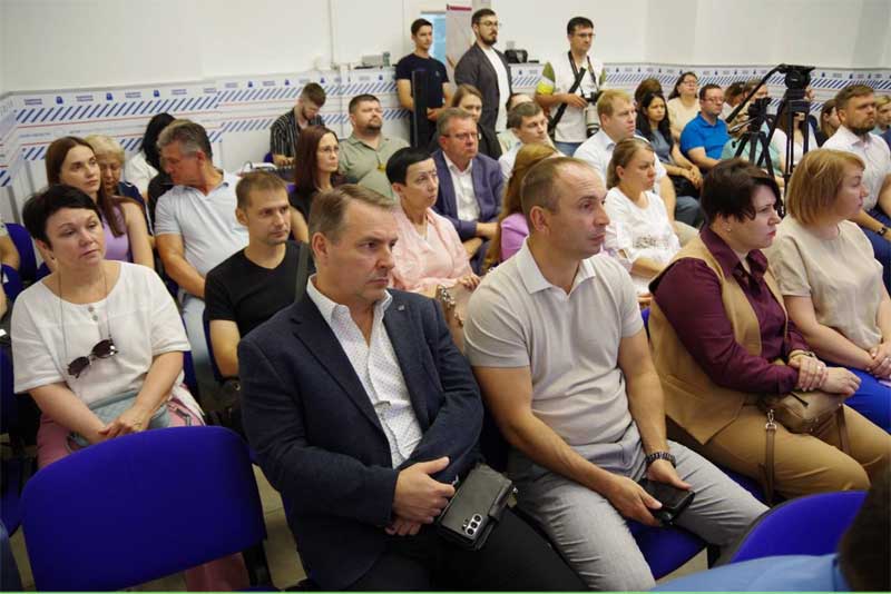 Сотрудничеству Оренбуржья с Перевальским муниципальным округом ЛНР посвятили открывшуюся выставку