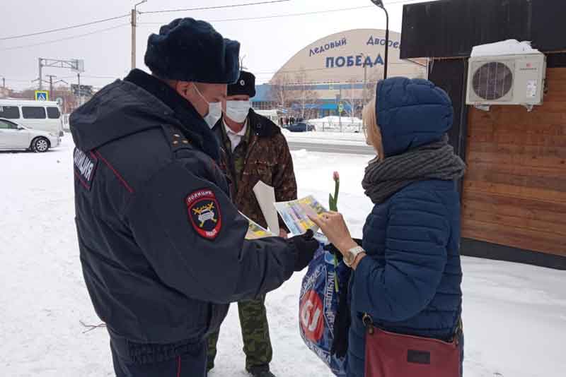 Поздравили и призвали быть бдительными (фото)