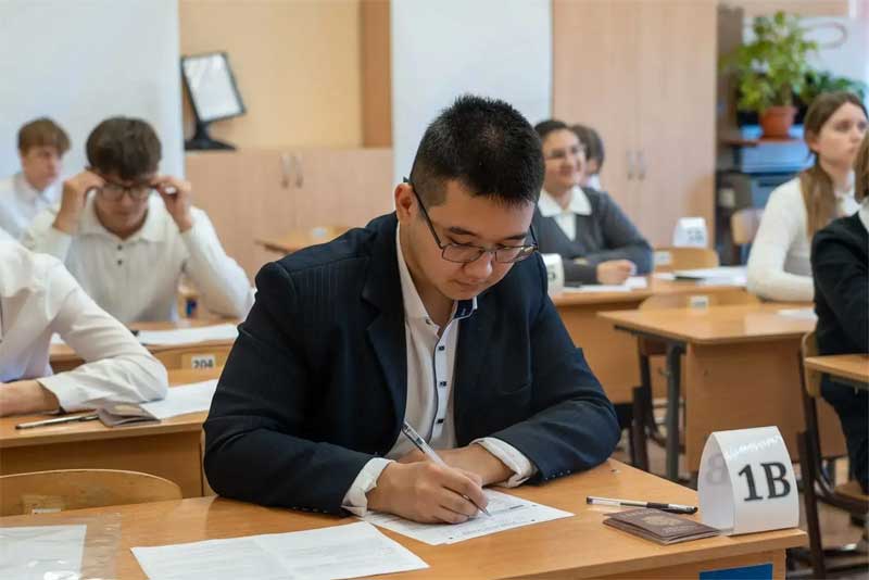 Выпускники школ Оренбуржья  сдали обязательный экзамен по математике   