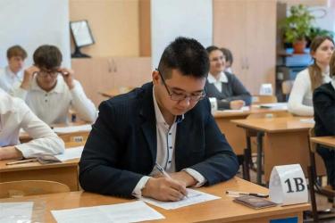 Выпускники школ Оренбуржья  сдали обязательный экзамен по математике   