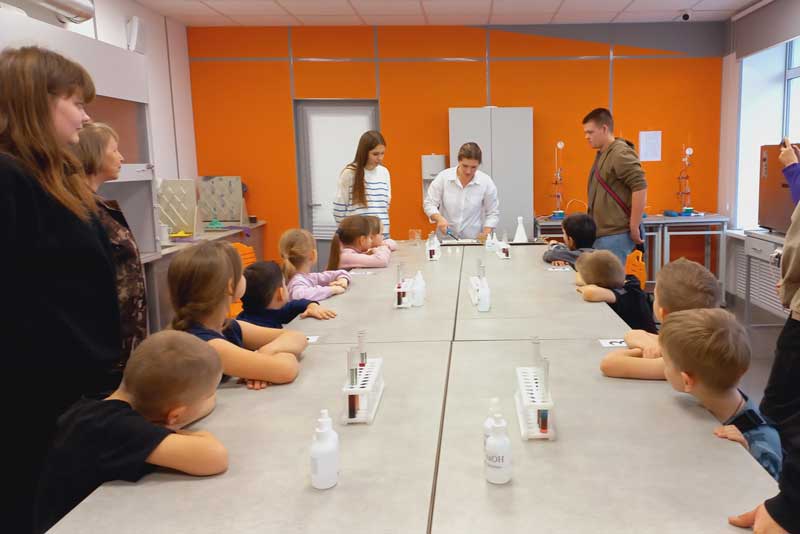 В Новотроицке дошколят знакомят с будущими профессиями