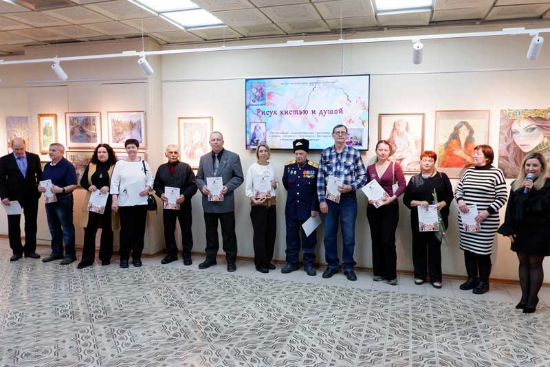 Фестиваль «Новотроицкая весна» представил художественную экспозицию сорока местных художников (0+)