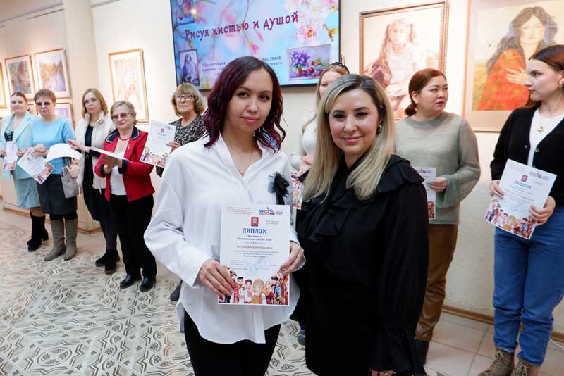 Фестиваль «Новотроицкая весна» представил художественную экспозицию сорока местных художников (0+)