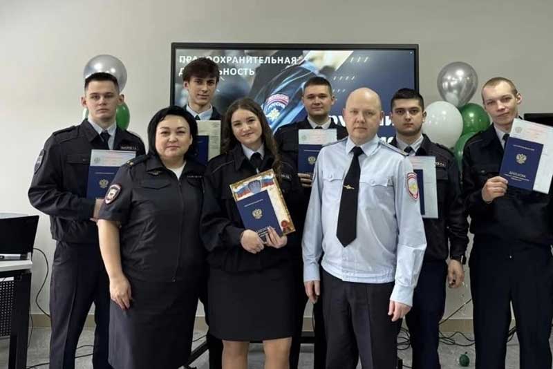 Дипломы с квалификацией «Юрист» получили выпускники Новотроицкого строительного техникума