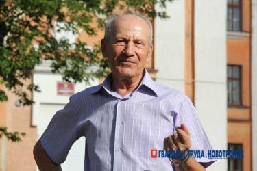 В Новотроицке Заслуженный учитель РФ Виктор Алексеевич Вдовин отмечает 80-летний юбилей