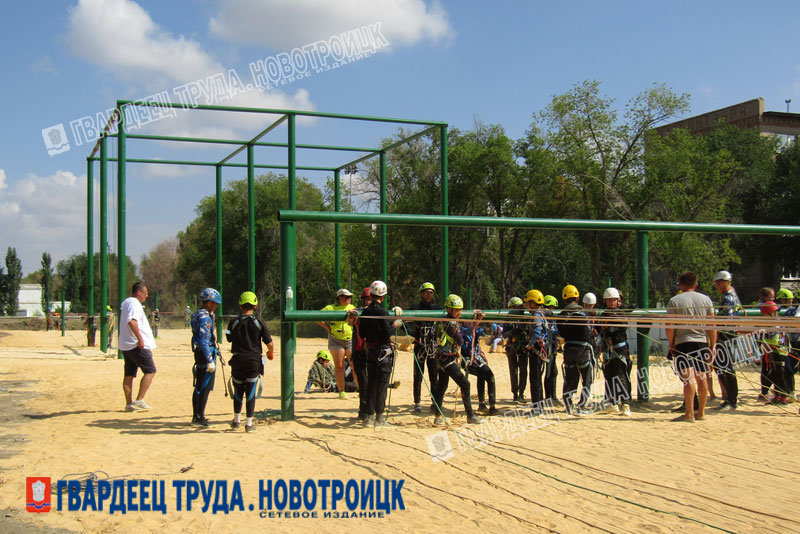 На  новом тренировочном полигоне стадиона «Юность» в Новотроицке проходят областные сборы по спортивному туризму