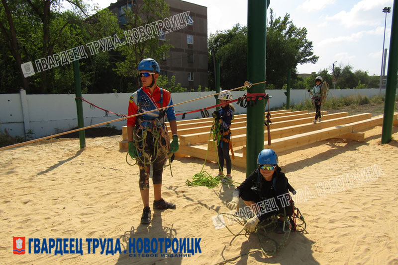 На  новом тренировочном полигоне стадиона «Юность» в Новотроицке проходят областные сборы по спортивному туризму