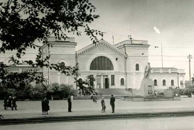 В Новотроицке 70 лет назад открыли  железнодорожный вокзал