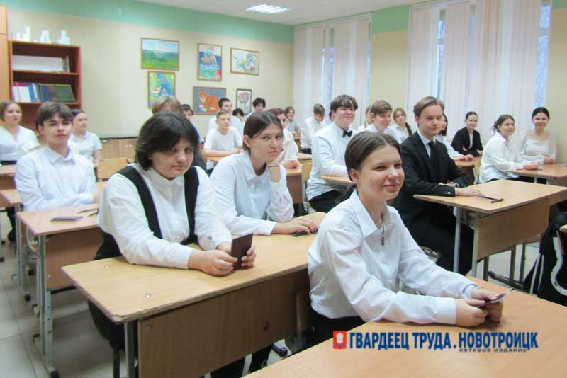 Новотроицкие девятиклассники проходят итоговое собеседование