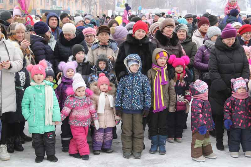 Новотройчане проводили Масленицу, а вместе с ней – и зиму (фото)