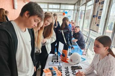 В Кадровом центре Новотроицка сегодня две тысячи вакансий