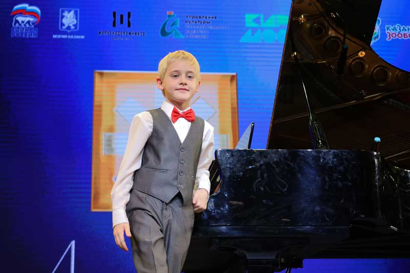 Юный пианист из Новотроицка стал лауреатом международного инклюзивного музыкального конкурса