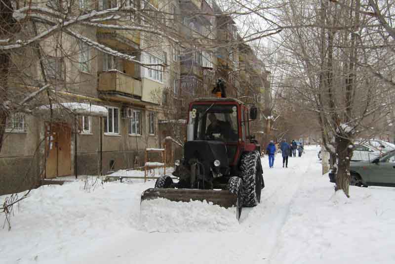 Снегоуборочная техника работала все выходные 