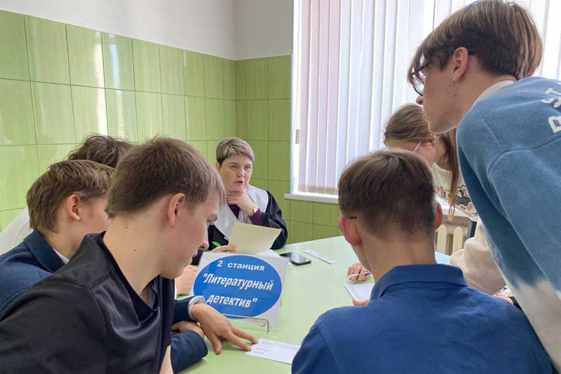 В День родной школы выпускников Новотроицкой гимназии ждал интеллектуальный марафон