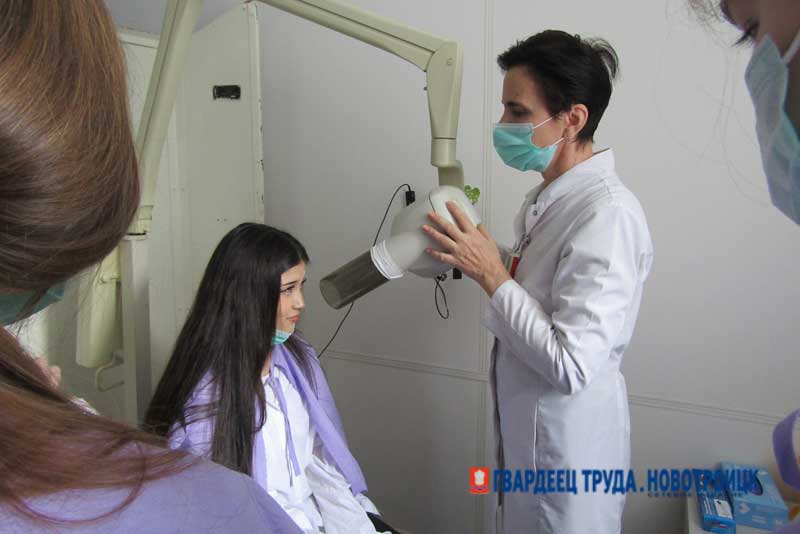 В городской больнице Новотроицка ежемесячно проводят профориентационные дни для молодежи