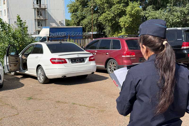 В Оренбуржье судебные приставы конфисковали элитную иномарку и передали ее в зону проведения специальной военной операции