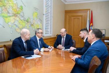 Губернатор Оренбуржья Евгений Солнцев встретился с председателем Российской партии пенсионеров за социальную справедливость Эриком Праздниковым