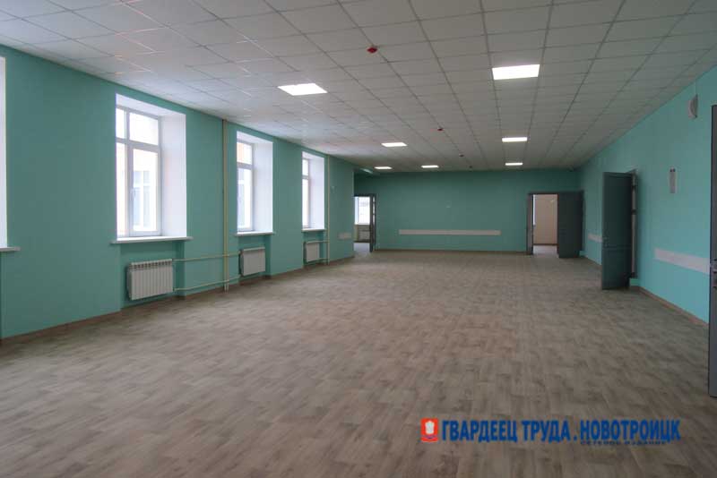 В школе №10 Новотроицка возобновились ремонтные работы