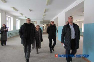 В школе №10 Новотроицка возобновились ремонтные работы