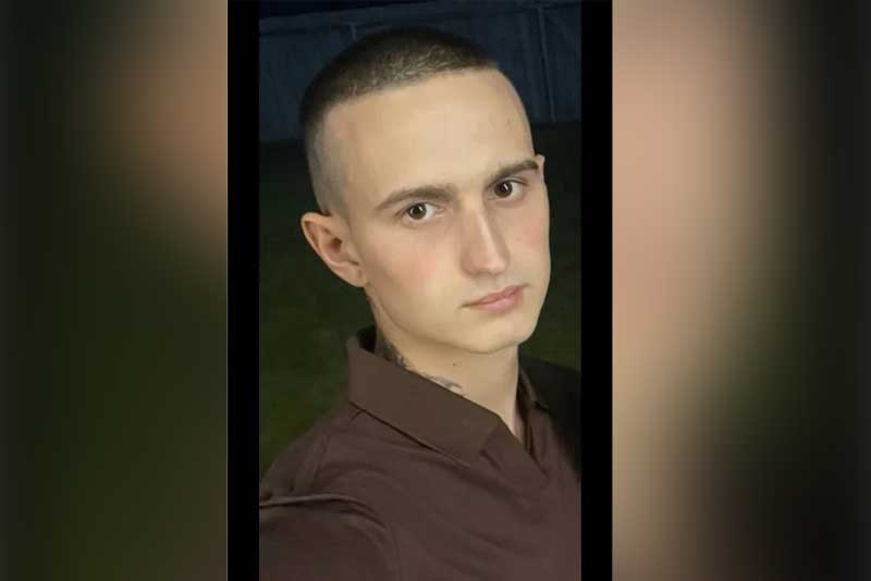 Сегодня, 13 апреля, новотройчане проводят в последний путь бойца СВО  Антона Щербакова