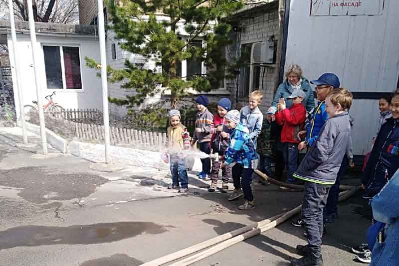 Ребята познакомились с работой огнеборцев (фото)