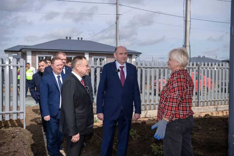 Сегодня врио губернатора Оренбуржья Е.Солнцев в  Орске работал с Министром строительства и жилищно-коммунального хозяйства РФ Иреком  Файзуллиным