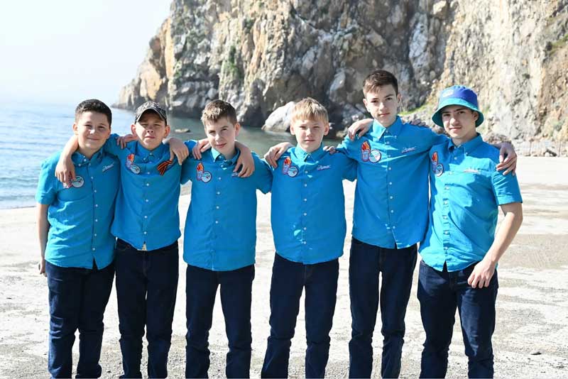 Гимназист Егор Мордвинцев впервые оказался  в «Артеке», где проходит смена «Наследники Великой Победы»