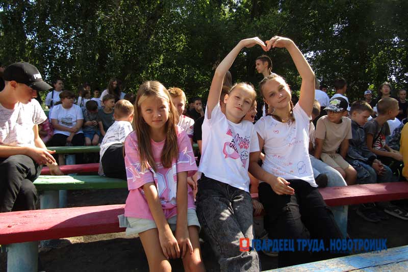 Для новотроицких ребят, отдыхающих в загородных оздоровительных лагерях, провели традиционную спартакиаду