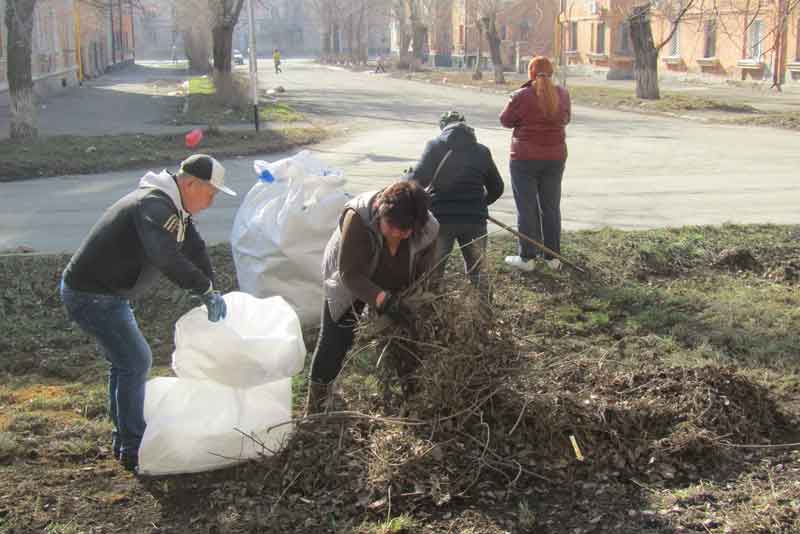 Все на уборку! В Новотроицке стартовал  общегородской субботник