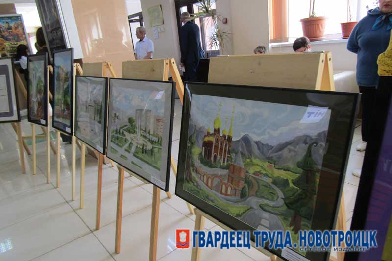 Новотройчане отметили день рождения  города  