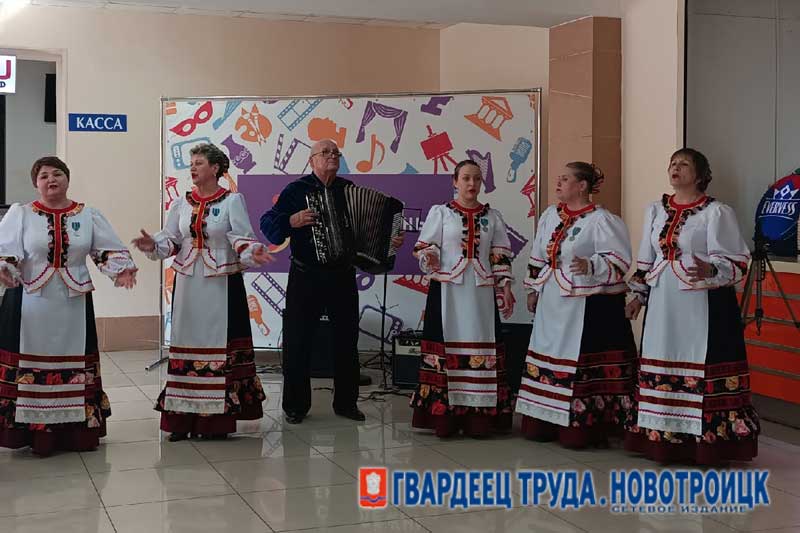 Новотройчане отметили день рождения  города  