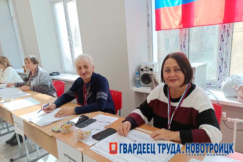 На избирательном участке № 845 Новотроицка около ста человек голосуют на дому