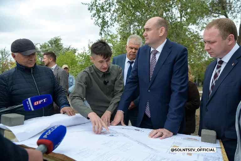 Губернатор Оренбуржья Евгений Солнцев в ходе визита в Новотроицк оценил социально-экономическое развитие города