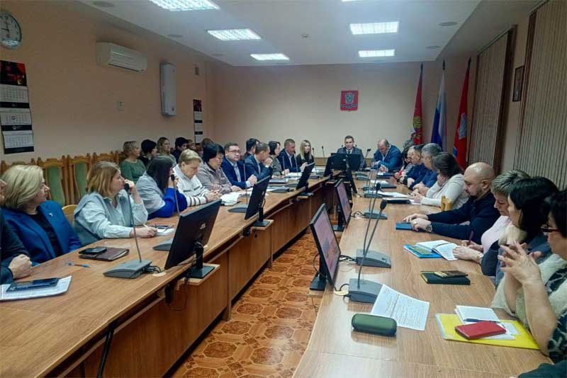 Глава Новотроицка Денис Меньшиков рассказал о приоритетных направлениях работы городской администрации в 2026 году