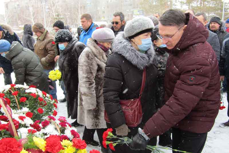 В Новотроицке почтили память погибших воинов-интернационалистов (фото)