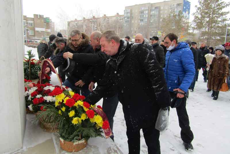 В Новотроицке почтили память погибших воинов-интернационалистов (фото)